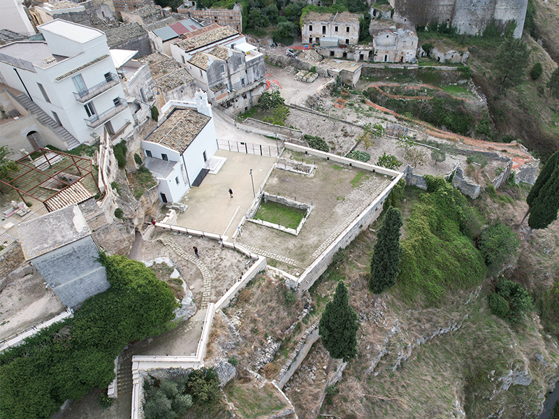 Giardini di Pietra e la Chiesa di Santa Lucia
